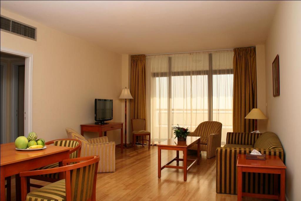 Coral Beirut Al Hamra Hotel Exteriör bild