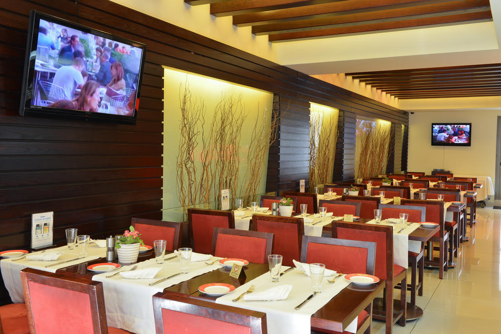 Coral Beirut Al Hamra Hotel Exteriör bild