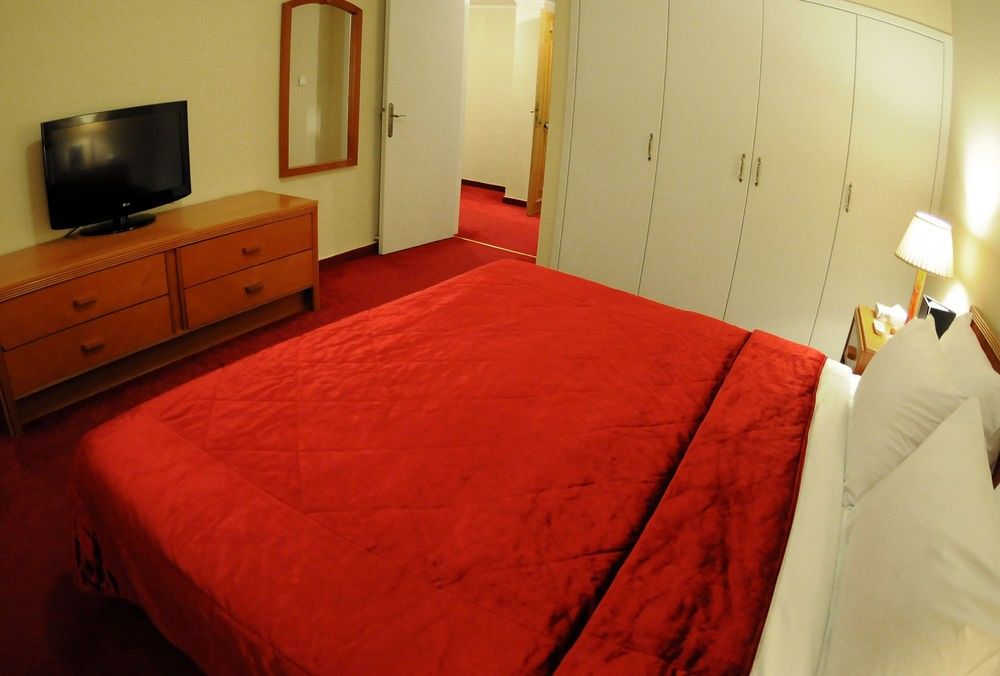Coral Beirut Al Hamra Hotel Exteriör bild