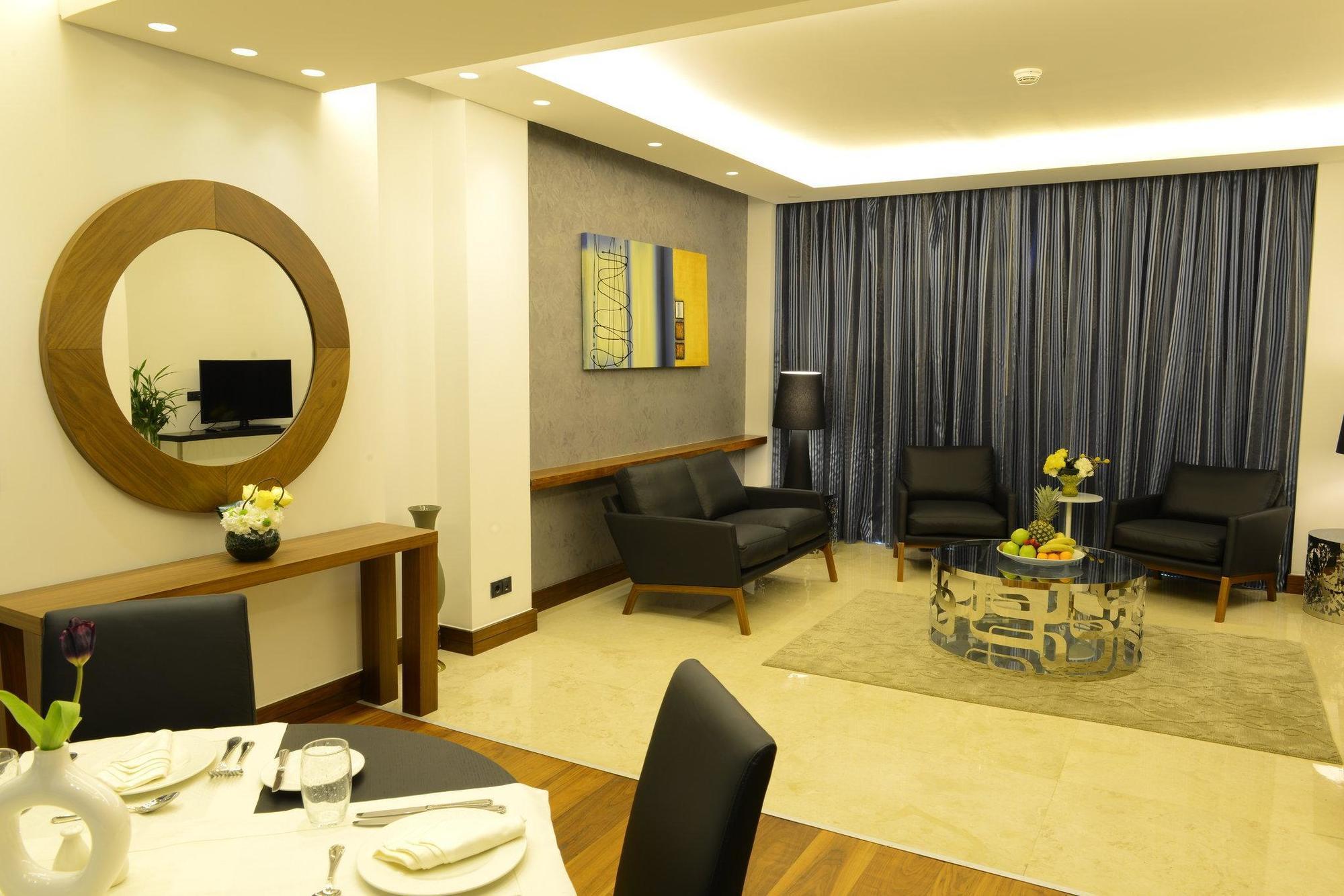 Coral Beirut Al Hamra Hotel Exteriör bild