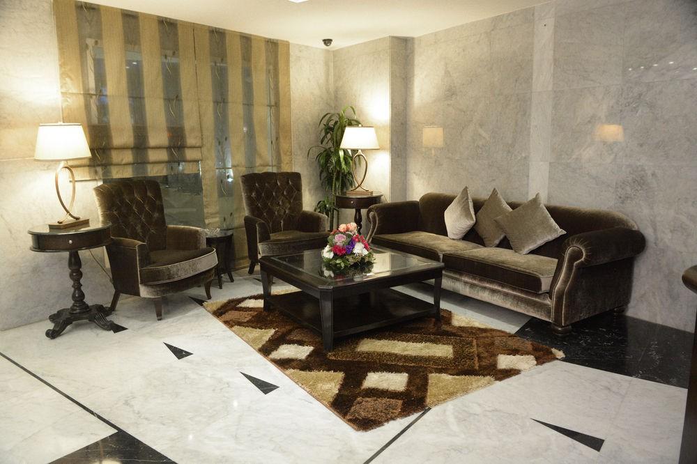 Coral Beirut Al Hamra Hotel Exteriör bild