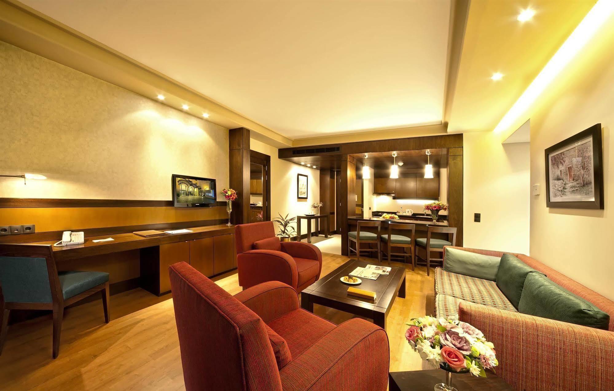 Coral Beirut Al Hamra Hotel Rum bild